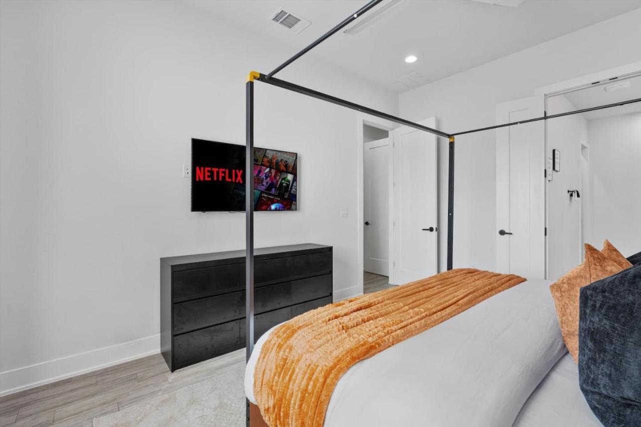 Mega Sized Luxury - Up To 24 Ppl - Downtown Access * Austin