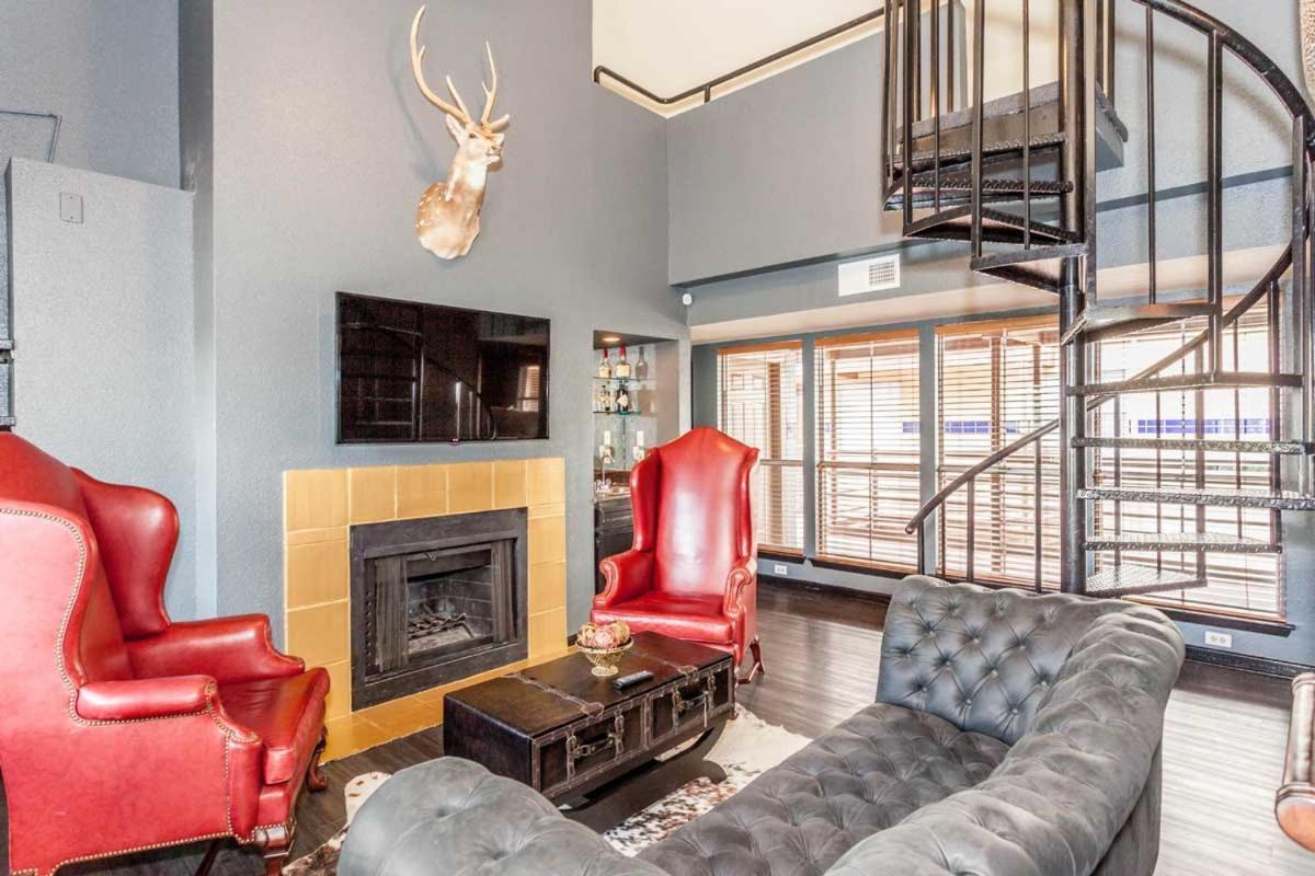 Onyx Apartment