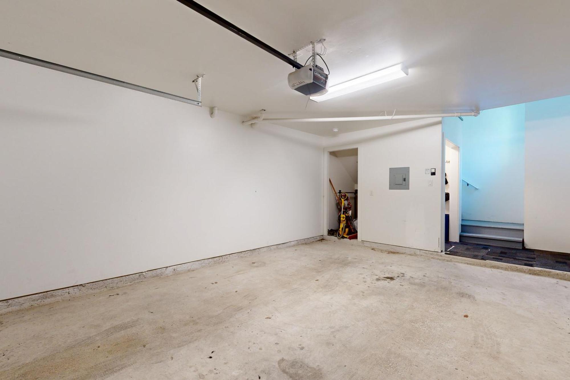 Willow House Unit B Apartment *