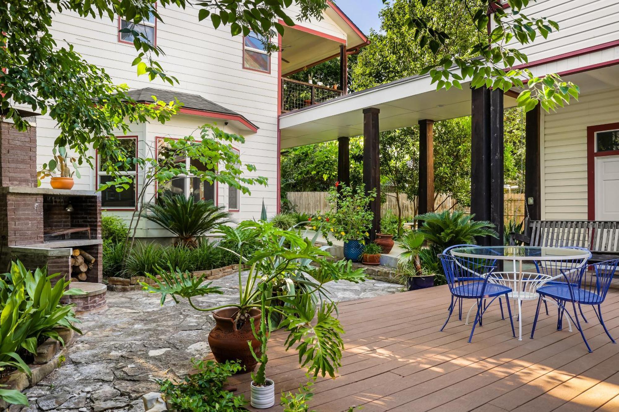 Brava House
