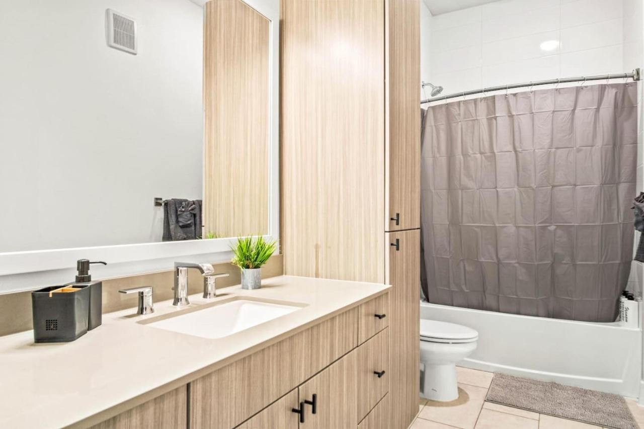Luxurious New Unit 1bd1ba Pool Golf Sim *