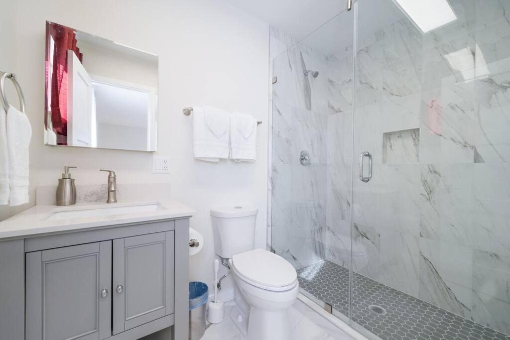 Holiday home Downtown 4-bedroom Gem *
