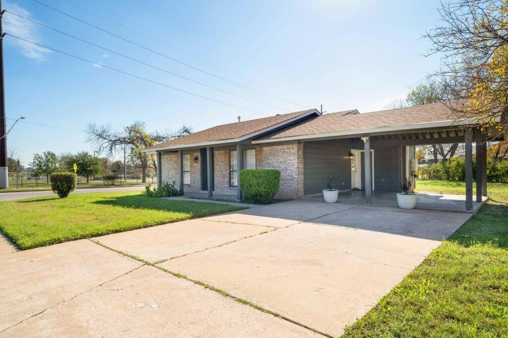 Holiday home Downtown 4-bedroom Gem *