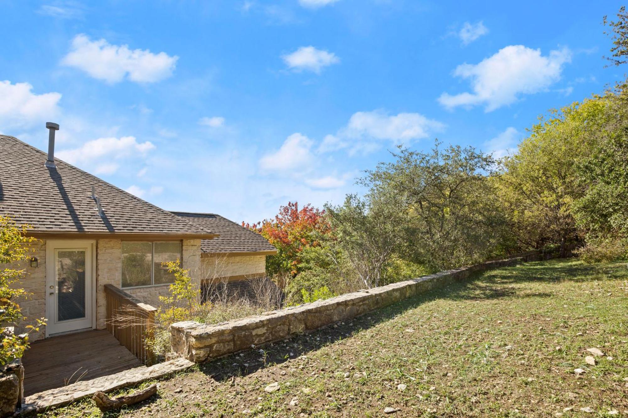 Relaxing Retreat Full Kitchen & Spacious Patio * Austin