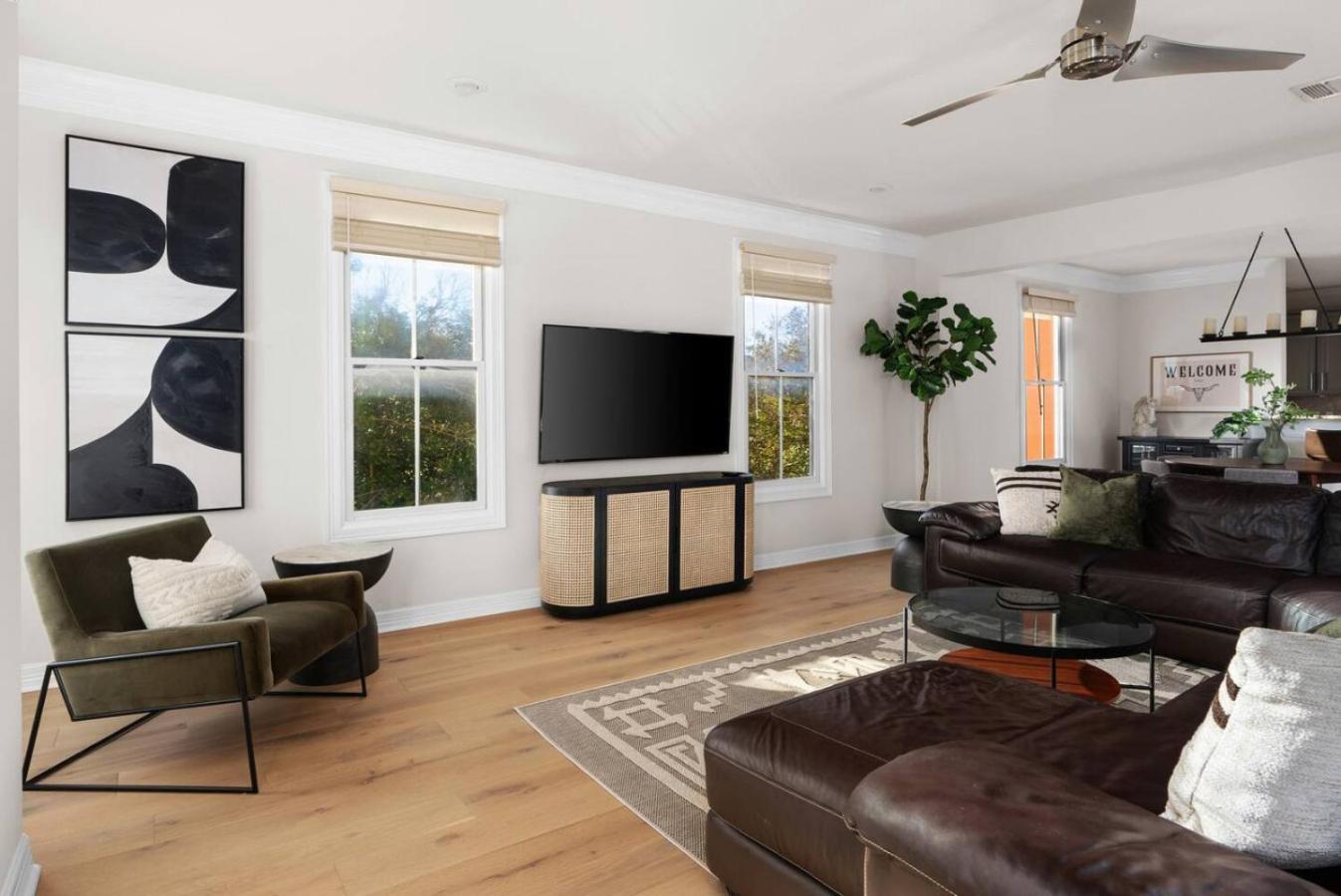 The Lamar Lookout Apartment
