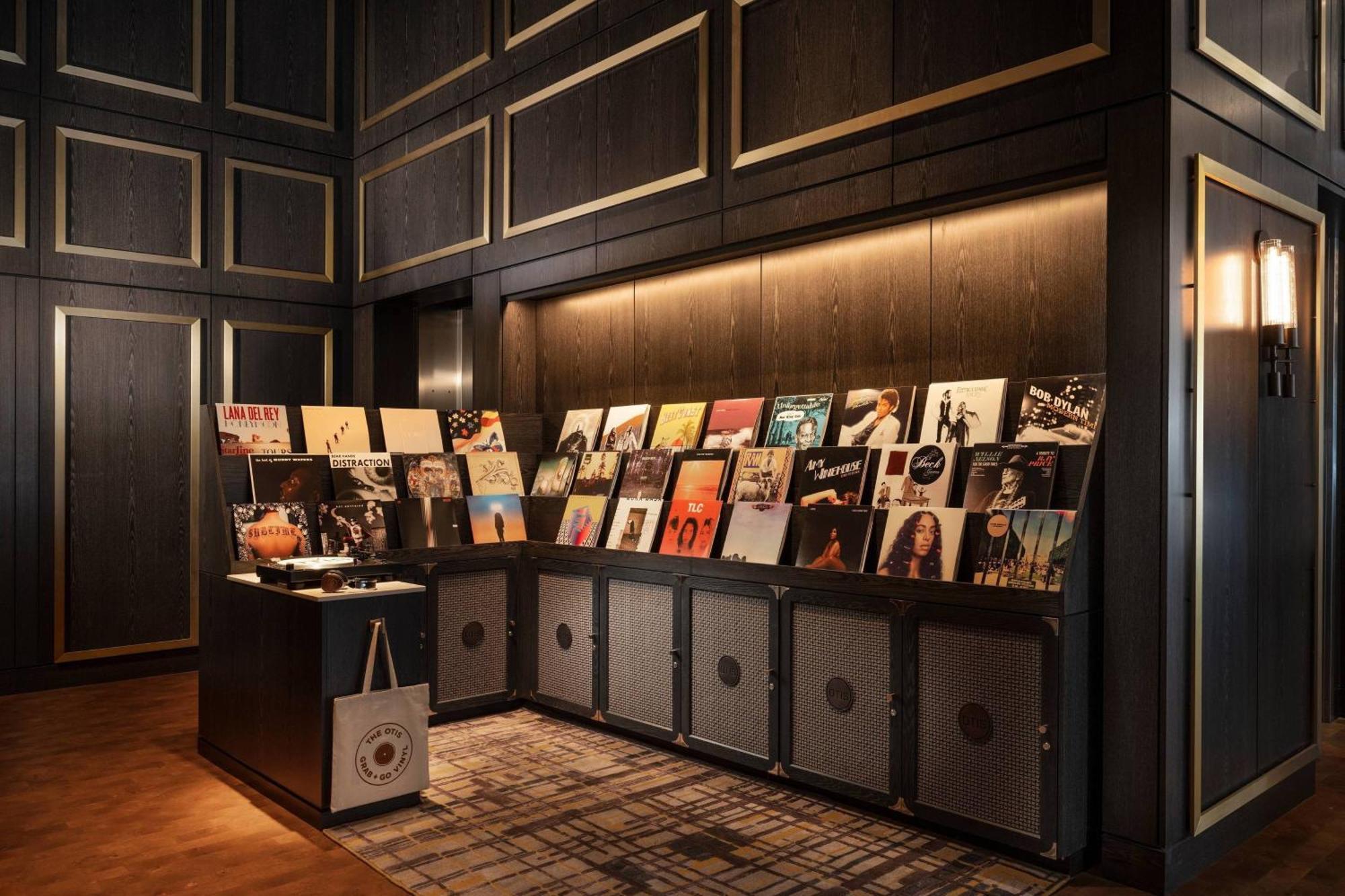 The Otis Austin, Autograph Collection 4* Austin