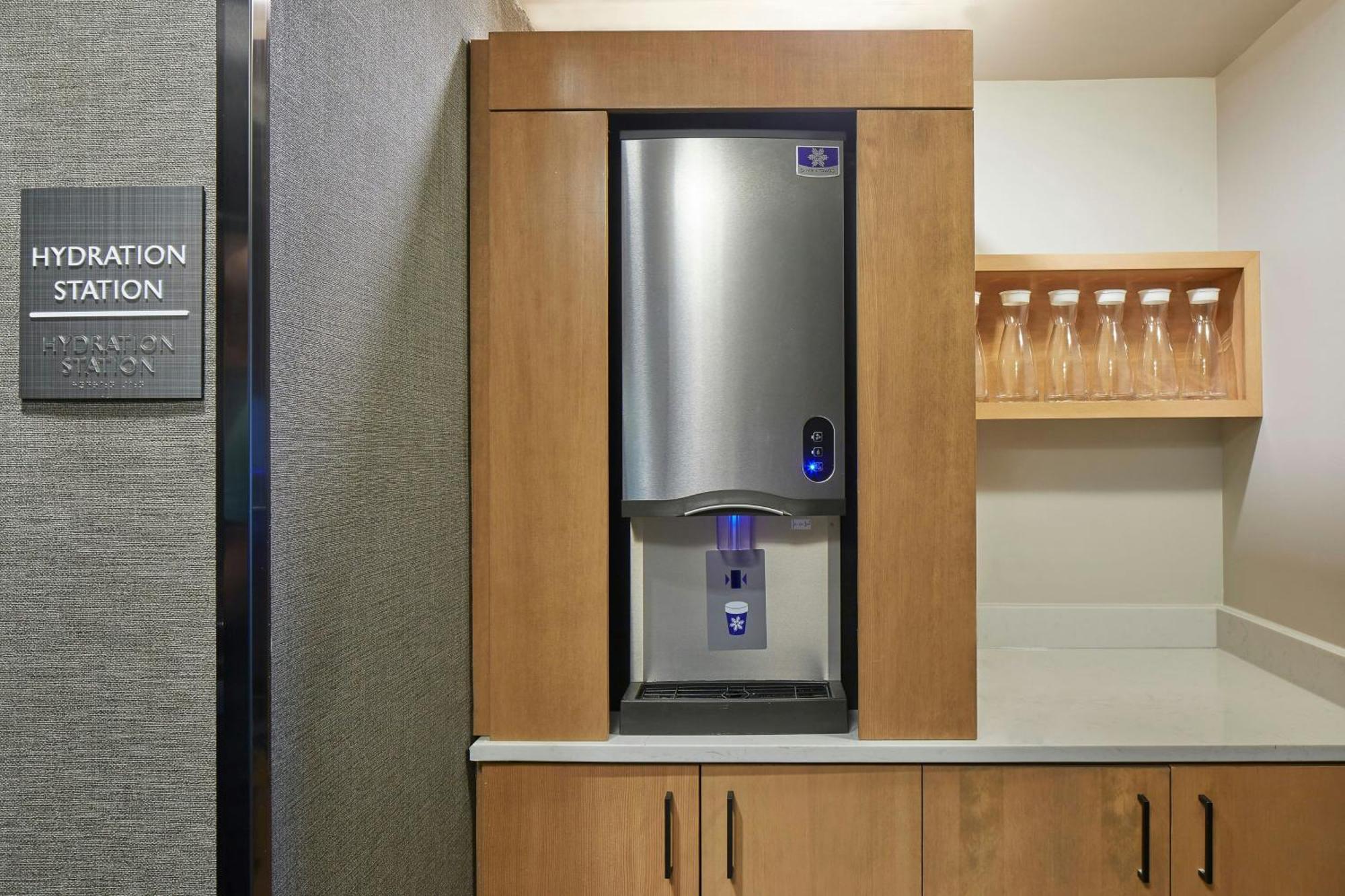 Hotel Ac By Marriott Hill Country 3*