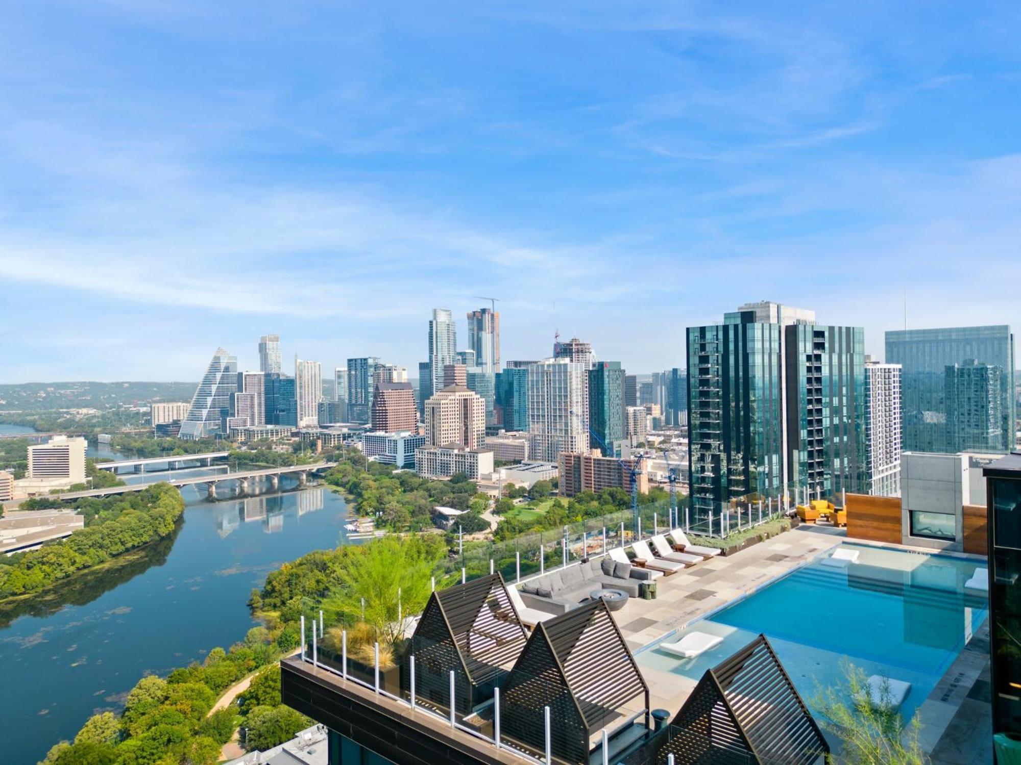 Luxury High Rise Holiday home *