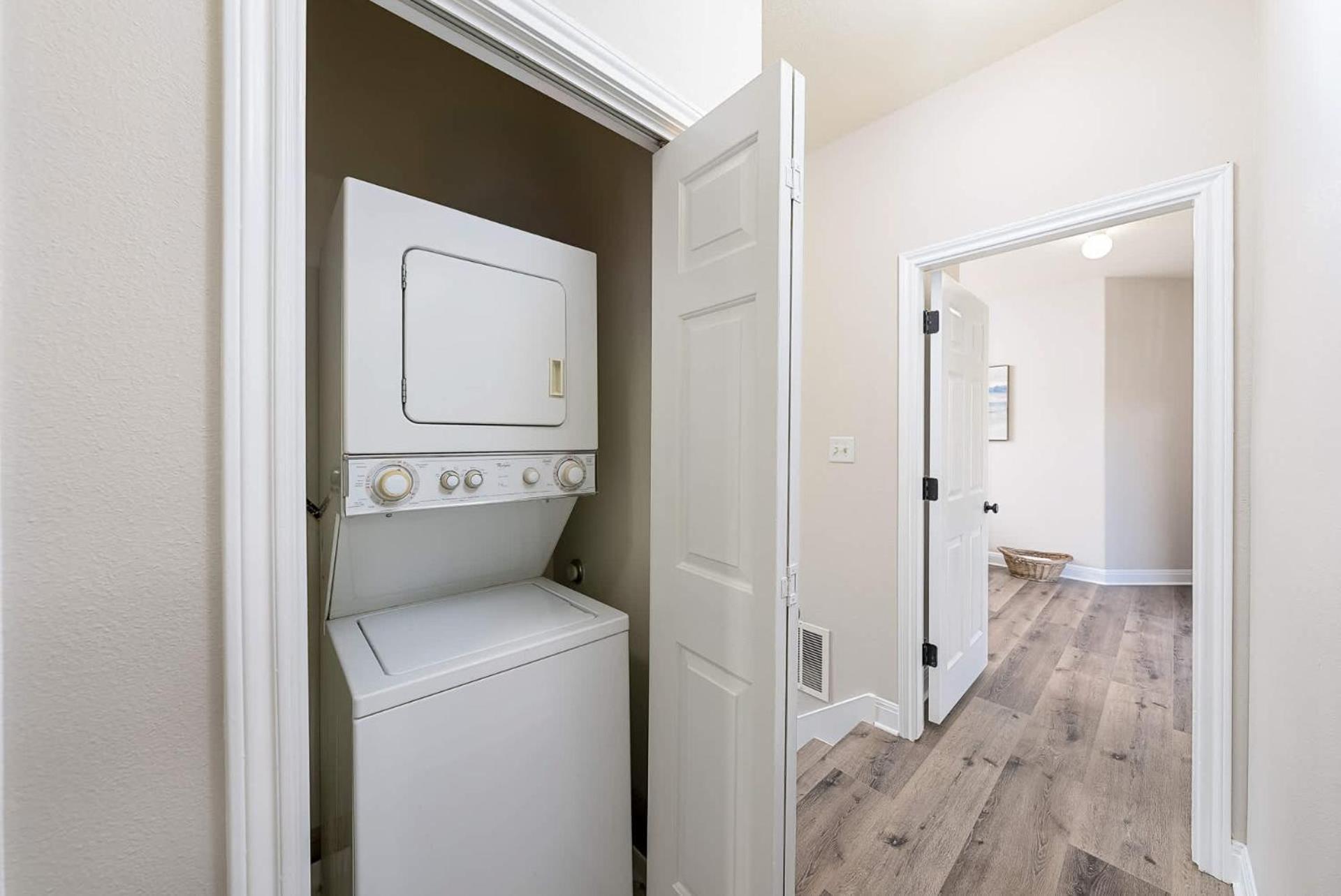 Cozy 8br Family With Backyard