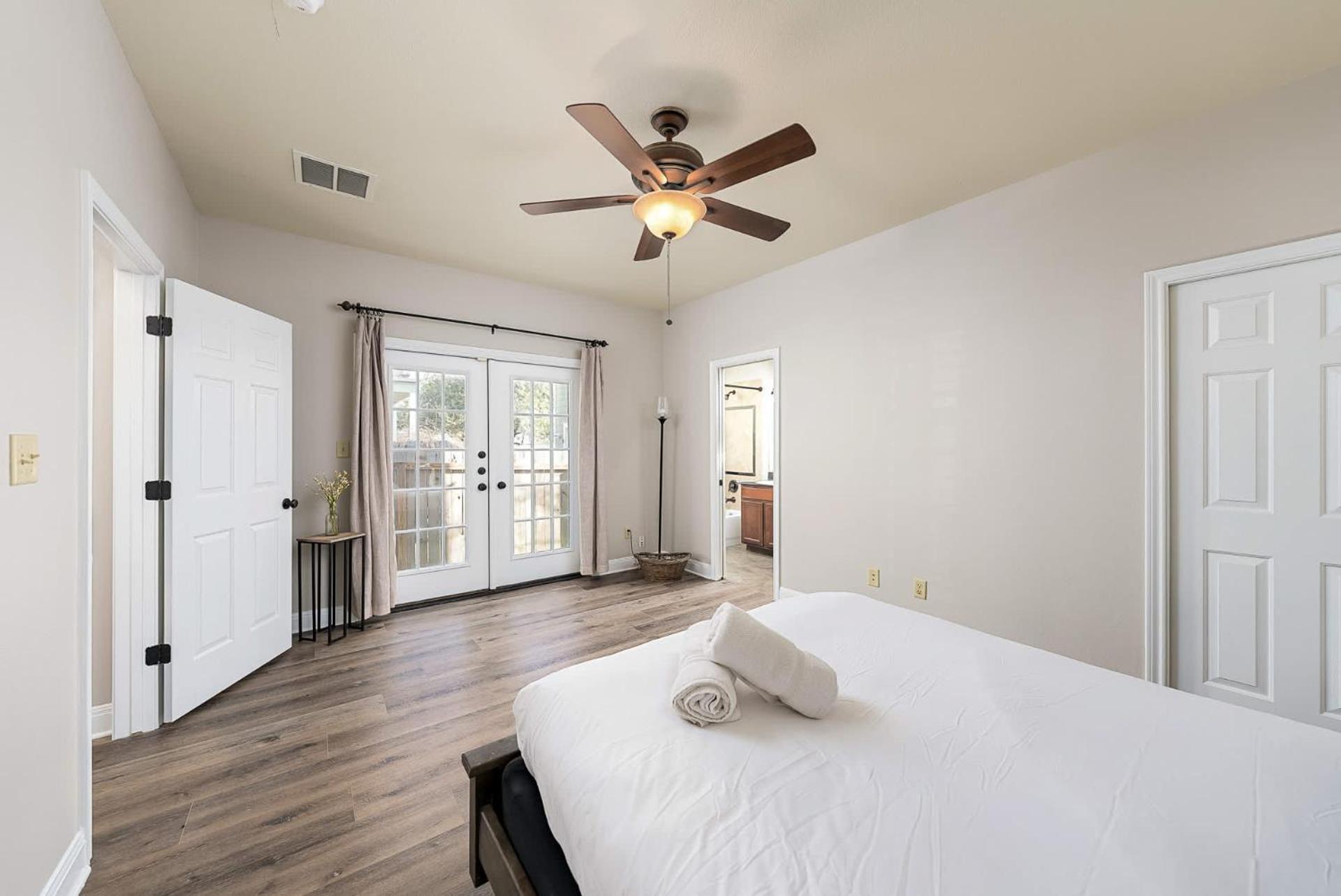 Cozy 8br Family With Backyard * Austin