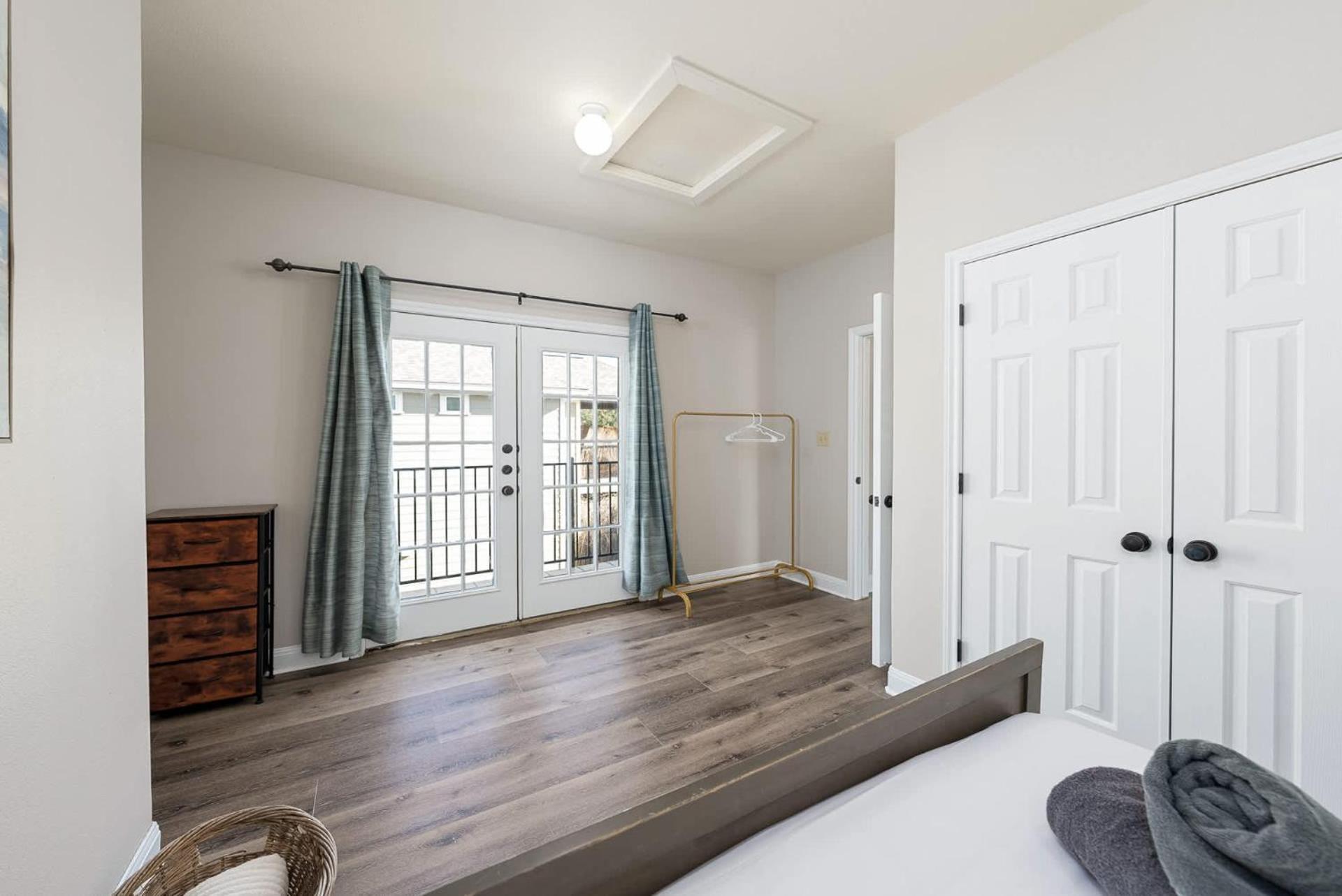 Cozy 8br Family With Backyard