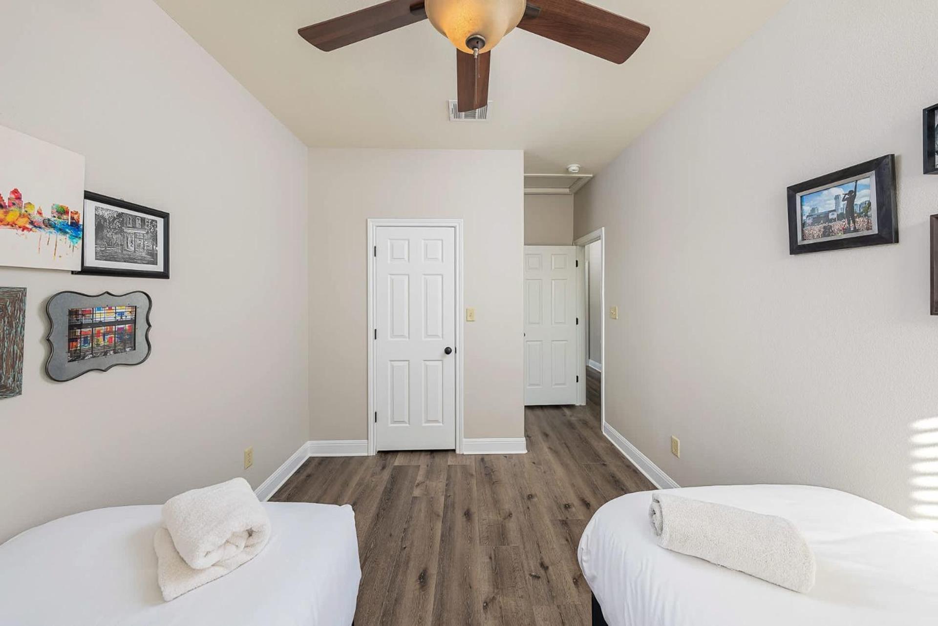 Cozy 8br Family With Backyard * Austin