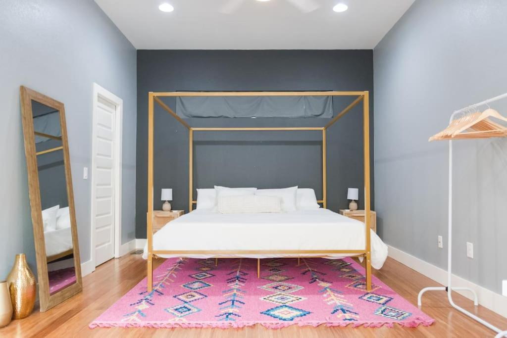 Holiday home Cute With King Bed - Prime Location