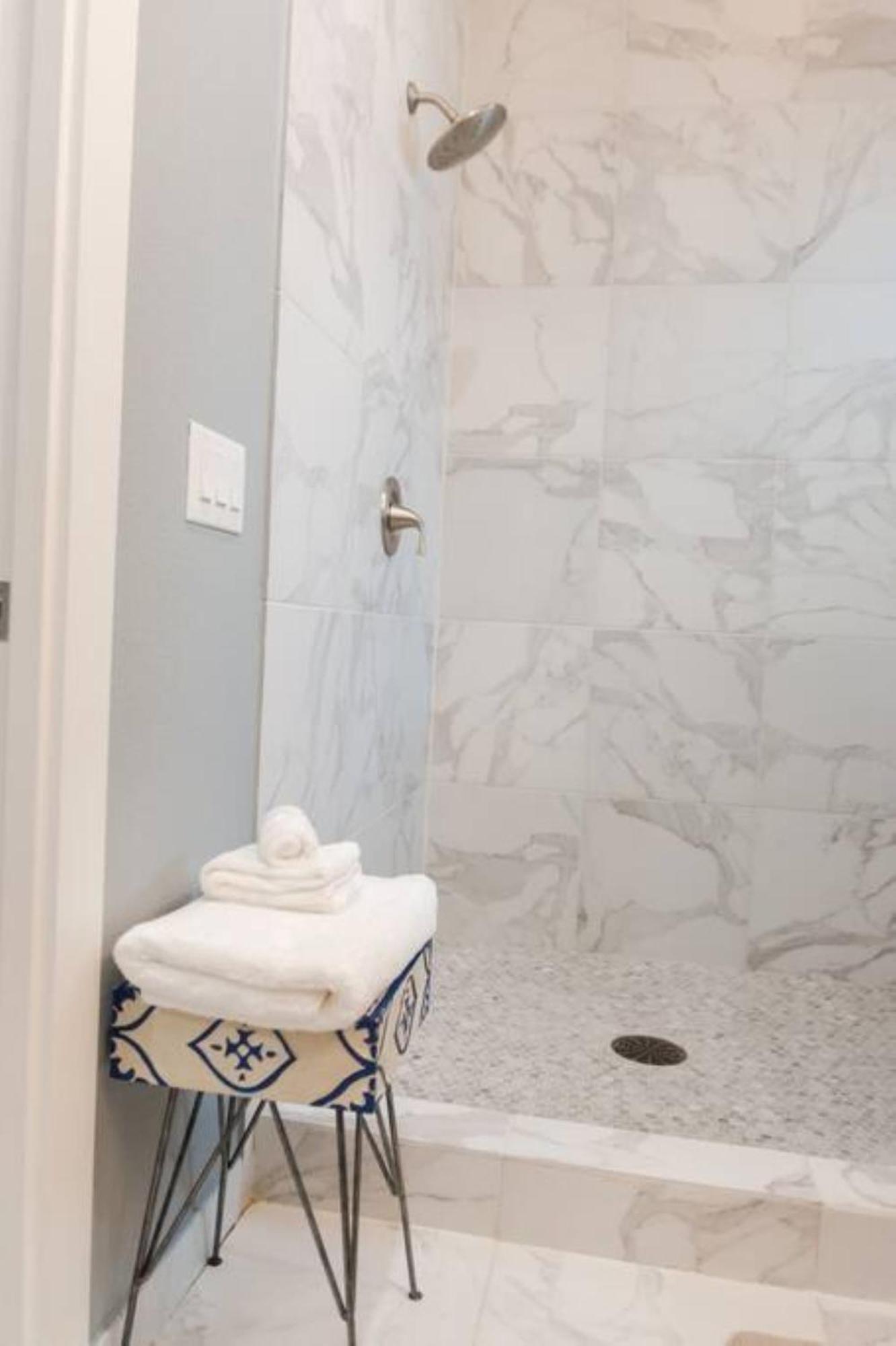 Holiday home Cute With King Bed - Prime Location Austin