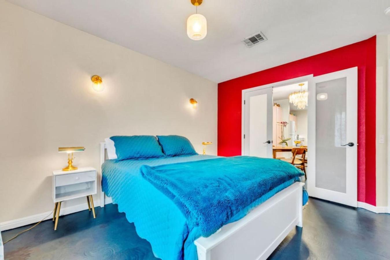 East Dreamhouse * Austin