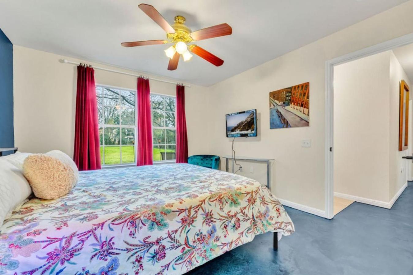East Dreamhouse