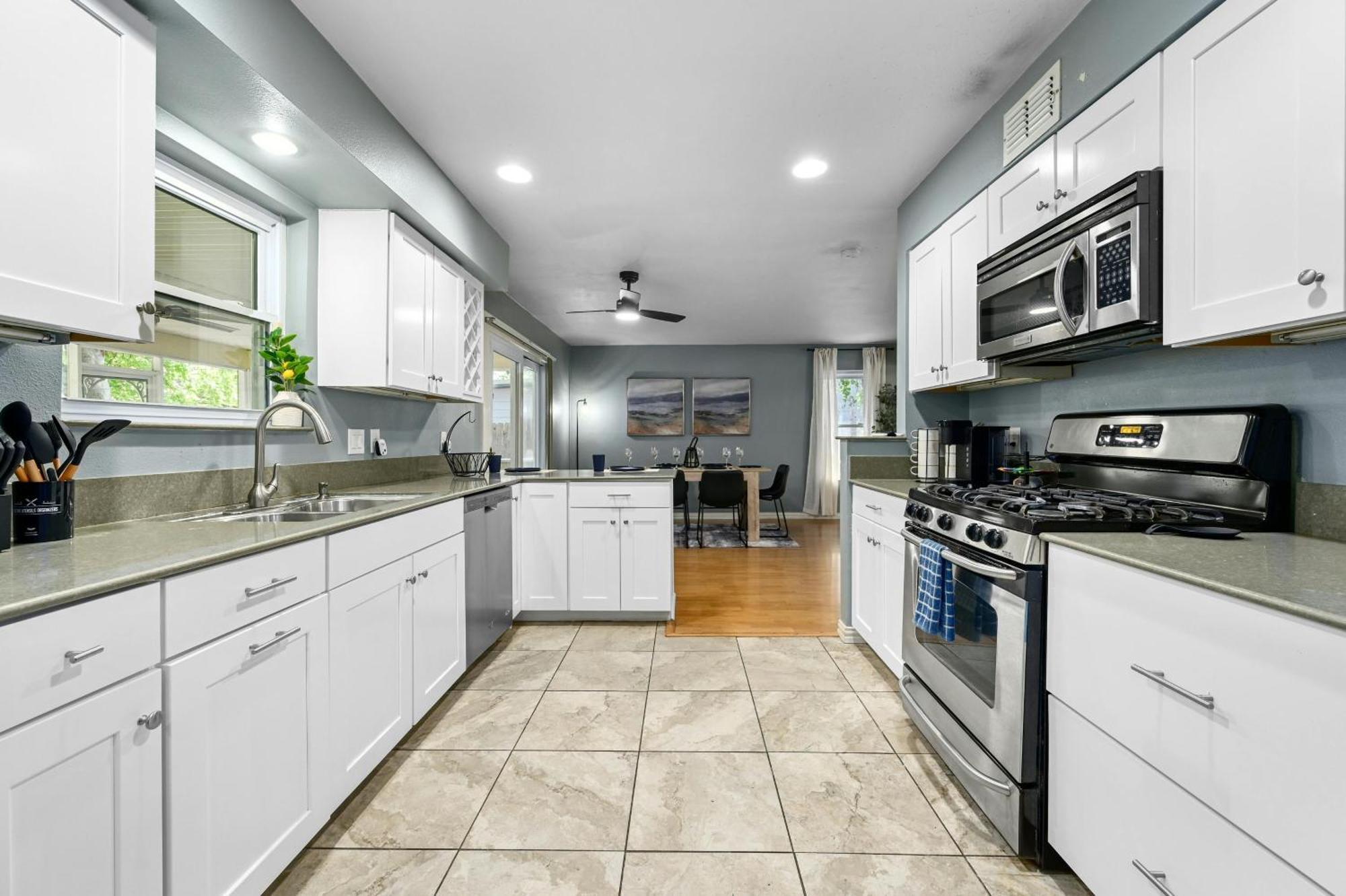 Luxury 5 Bd - 5 Mins Downtown * Austin