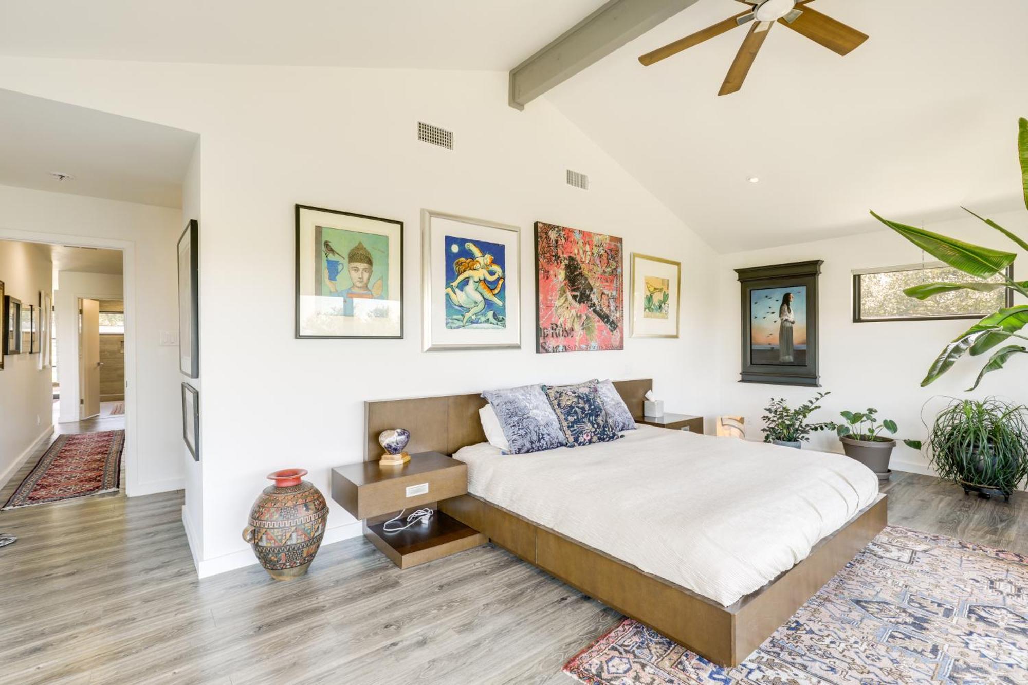 Holiday home Luxe Mid-century With Canyon Views *