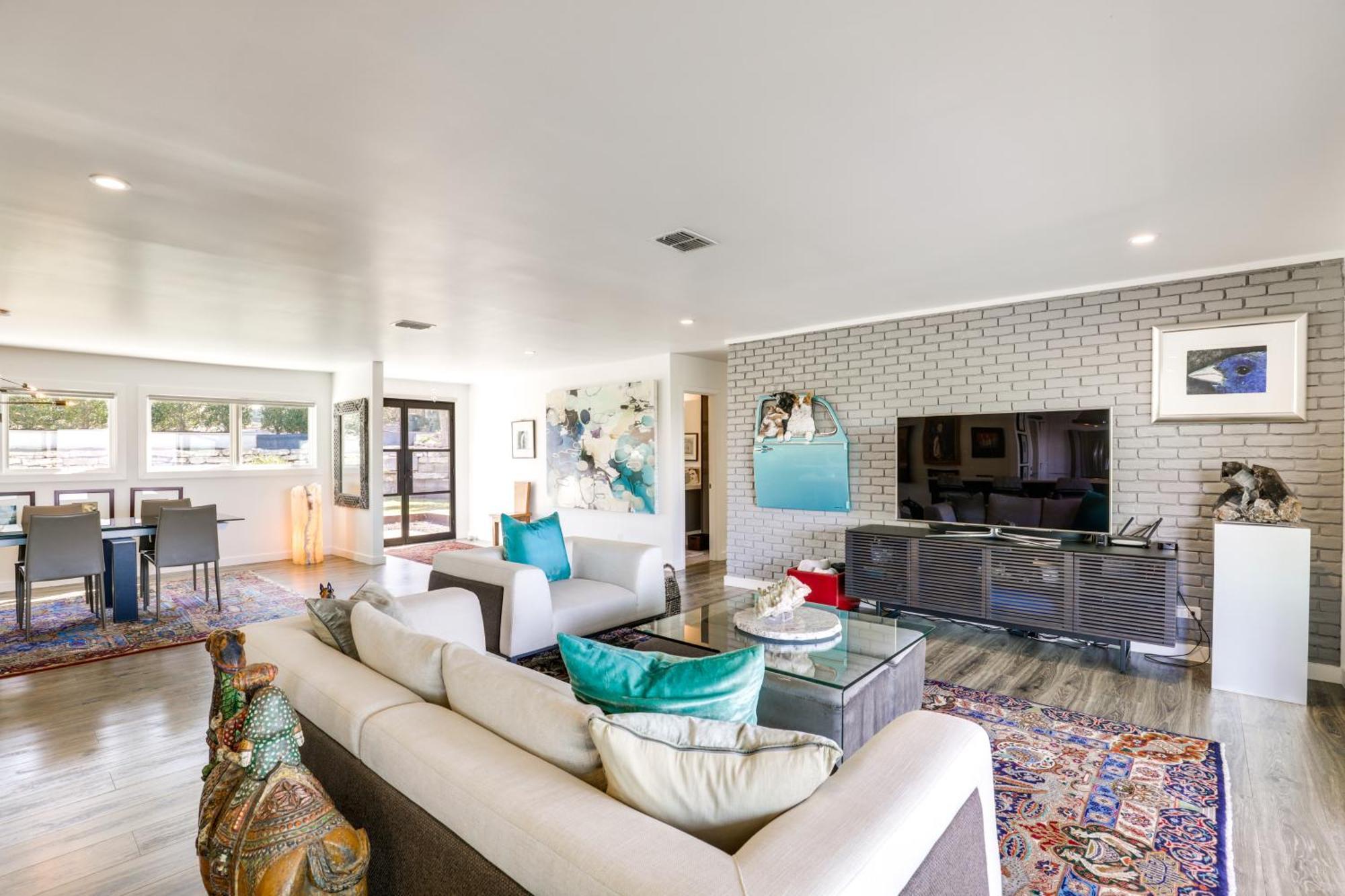 Luxe Mid-century With Canyon Views Holiday home *