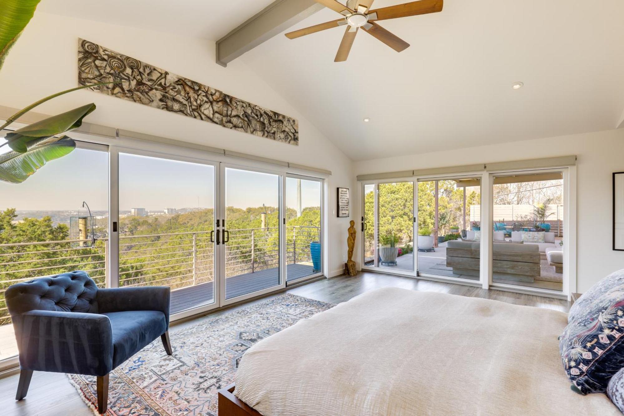 Holiday home Luxe Mid-century With Canyon Views Austin