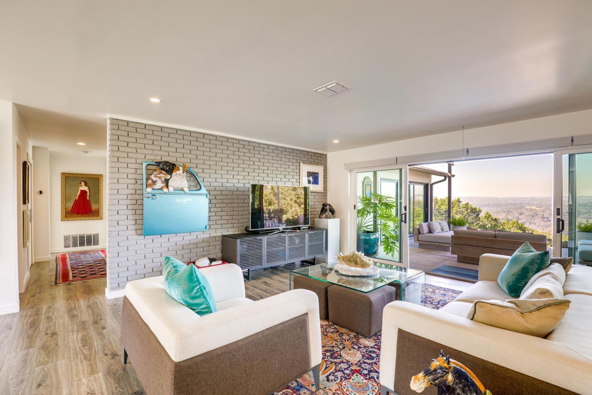 Luxe Mid-century With Canyon Views