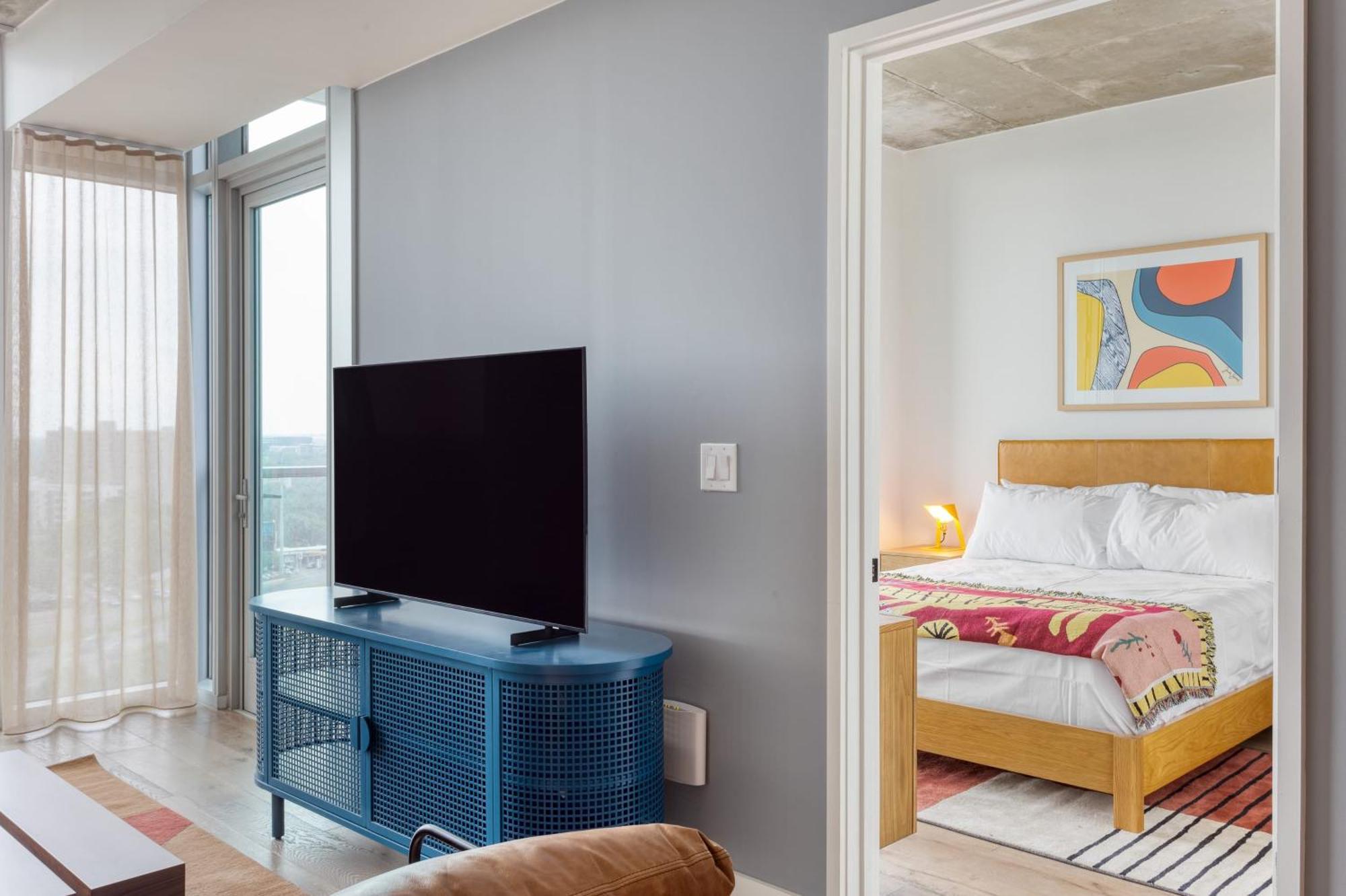 Sleeps 40 12 In New High Rise W Rooftop Pool Gym Yoga Holiday home Austin