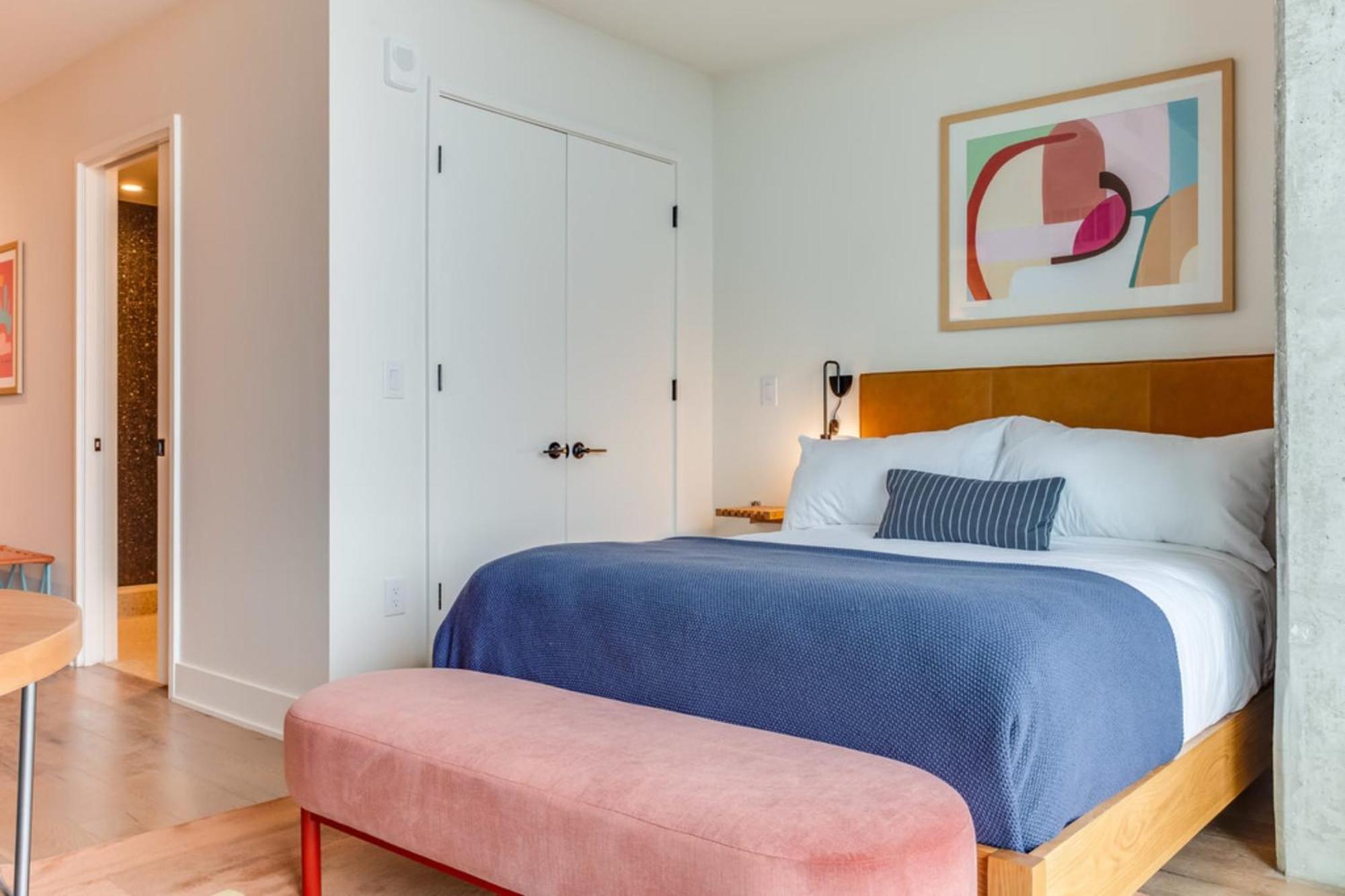 Sleeps 40 12 In New High Rise W Rooftop Pool Gym Yoga