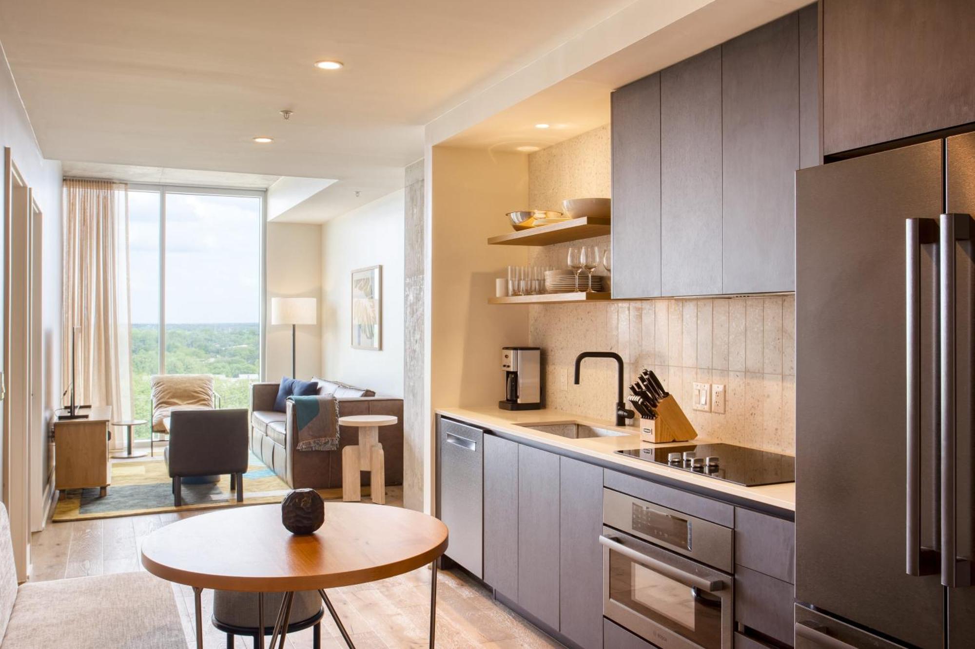 Sleeps 40 12 In New High Rise W Rooftop Pool Gym Yoga *