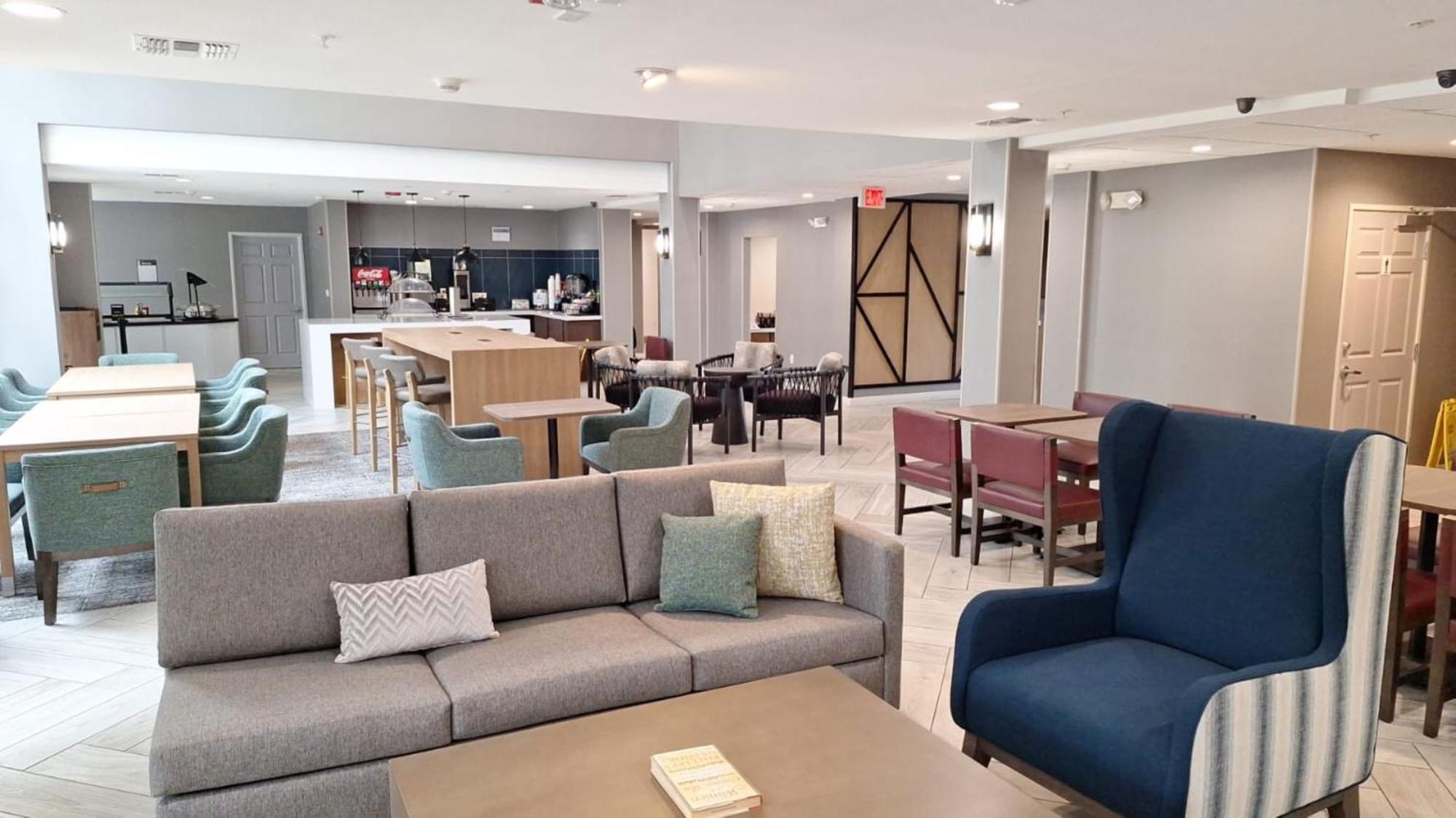 Hotel Staybridge Airport By Ihg