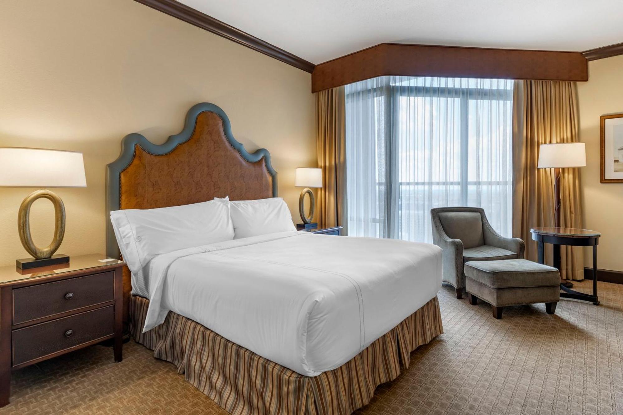 Omni Downtown 4*