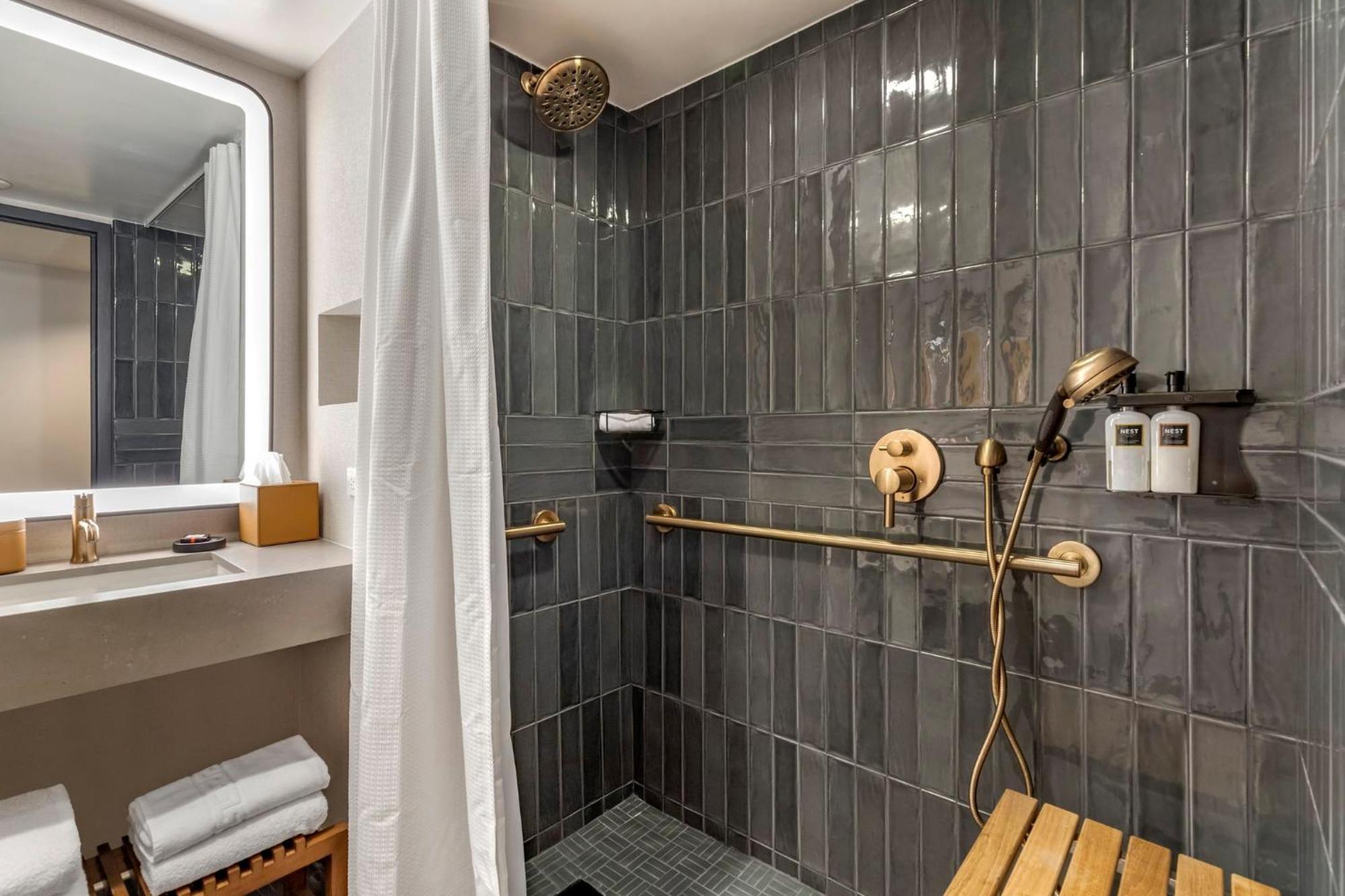 Hotel Omni Downtown 4*