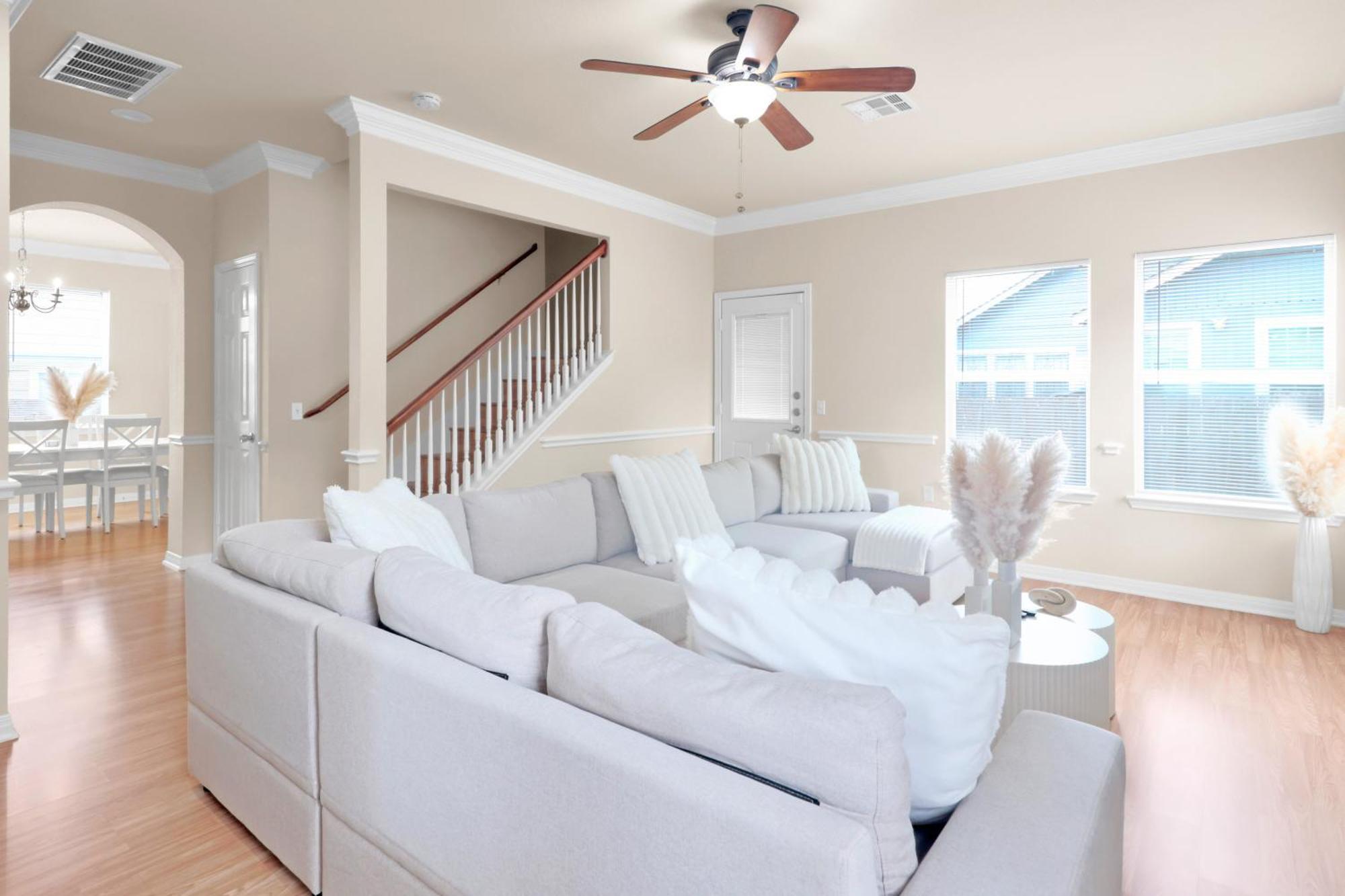 Spacious Home-queen Suite-game Room-movie Holiday home