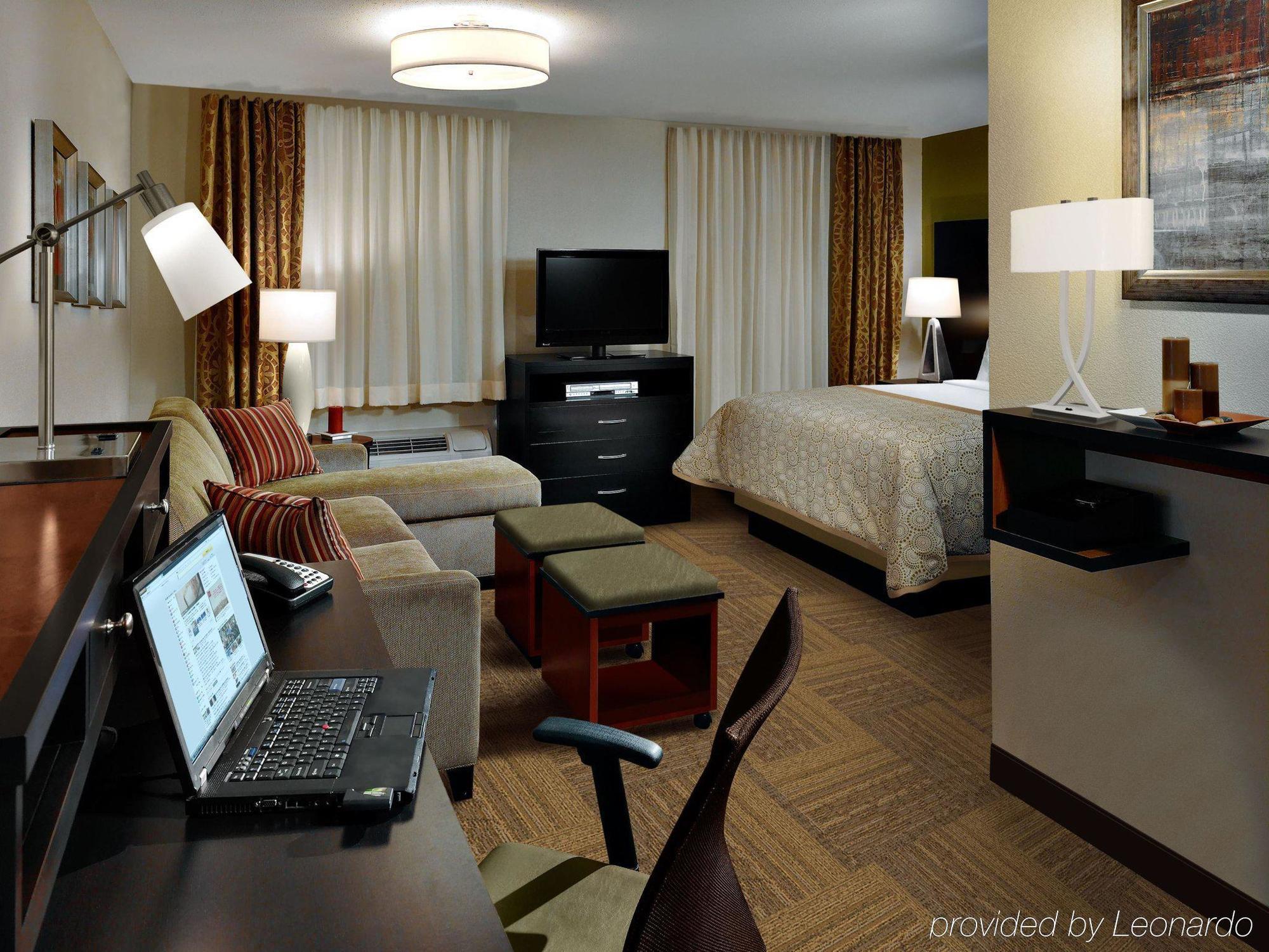 Hotel Staybridge South Interstate Hwy 35 By Ihg 3*