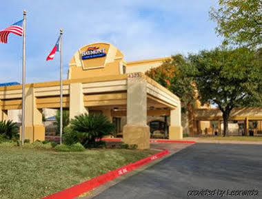 Hotel Ramada By Wyndham South