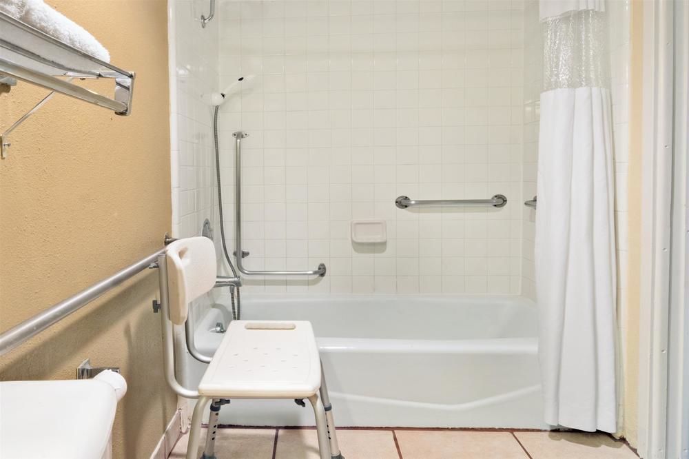 Hotel Ramada By Wyndham South 4*