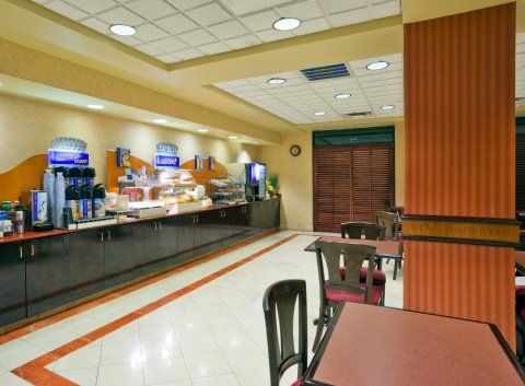 Hotel Holiday Express & North Central By Ihg Austin