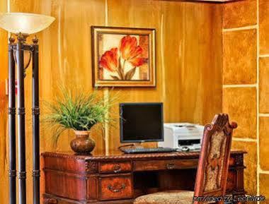 Hotel Ramada By Wyndham South Austin