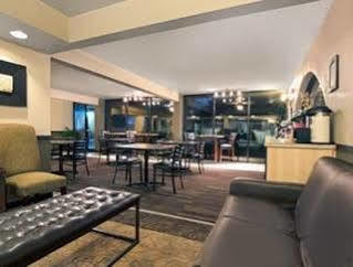 Hotel Ramada By Wyndham South