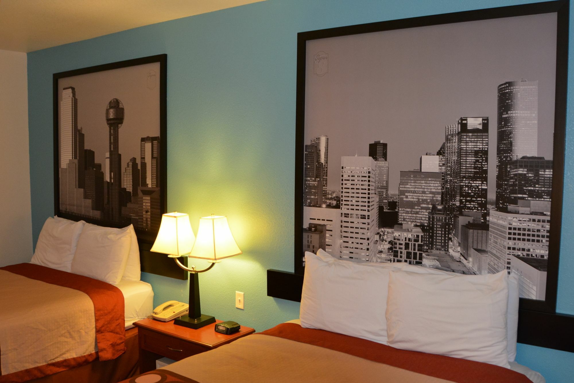 Super 8 By Wyndham Austin/airport South