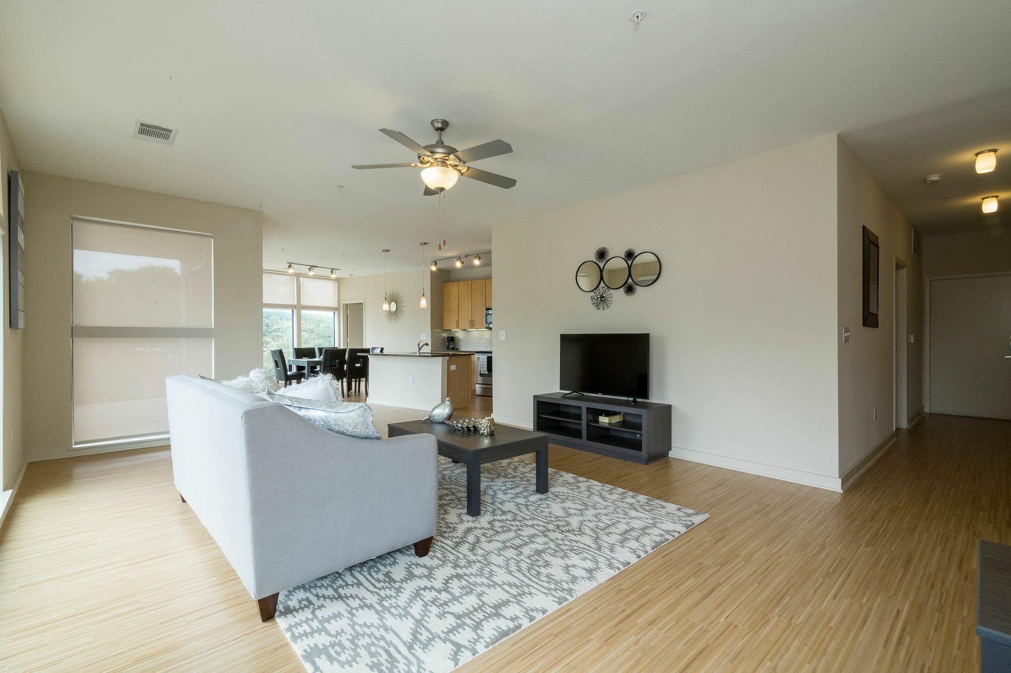 Apartment South Lamar Exclusives By Yourent