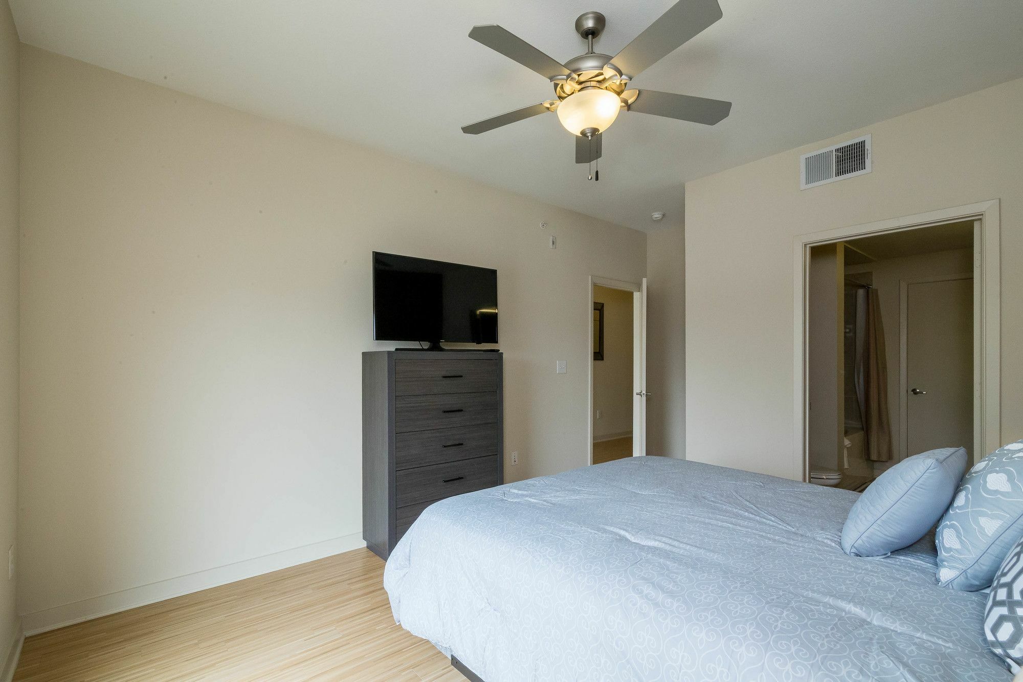 Apartment South Lamar Exclusives By Yourent Austin