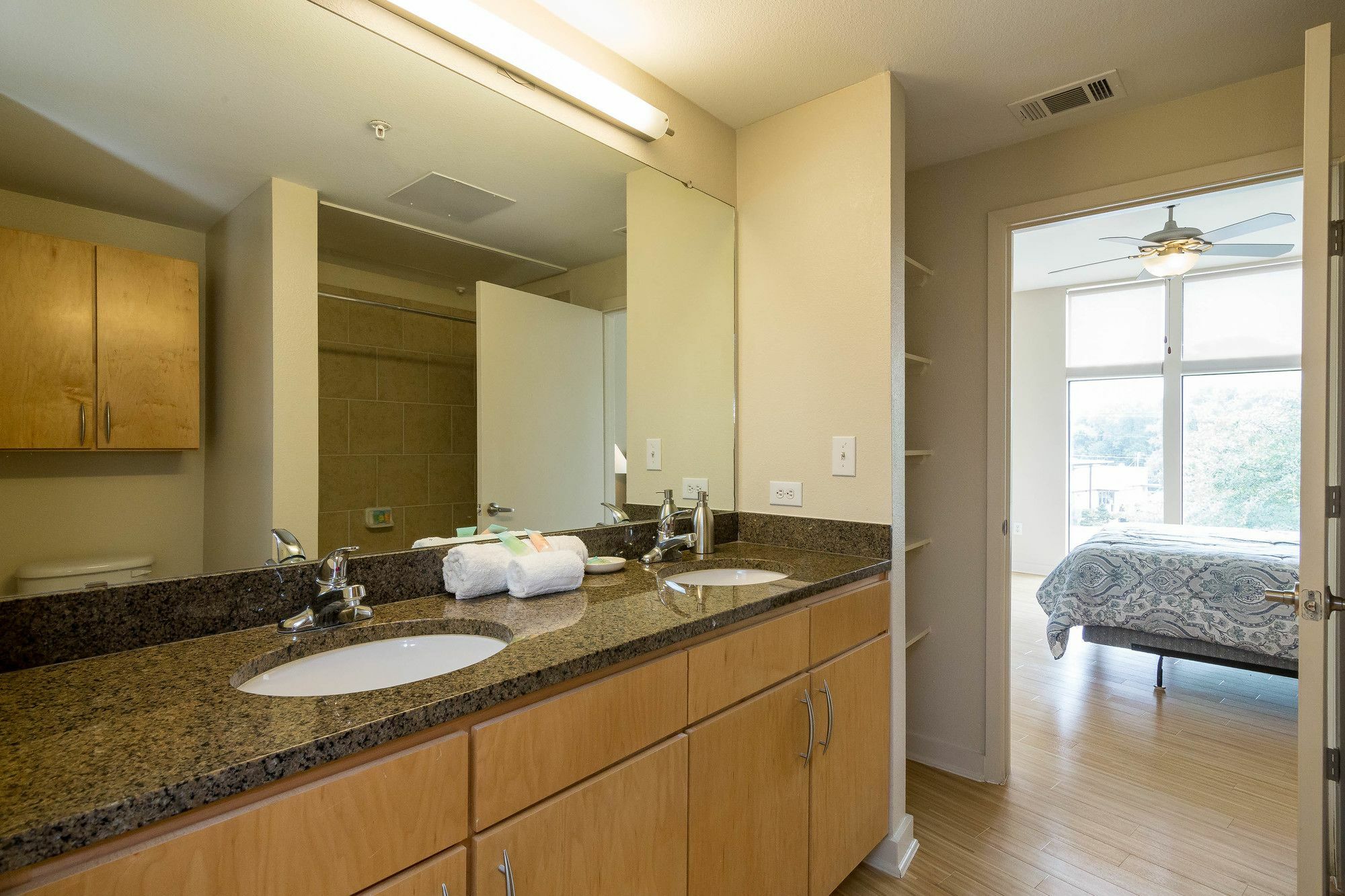 Apartment South Lamar Exclusives By Yourent