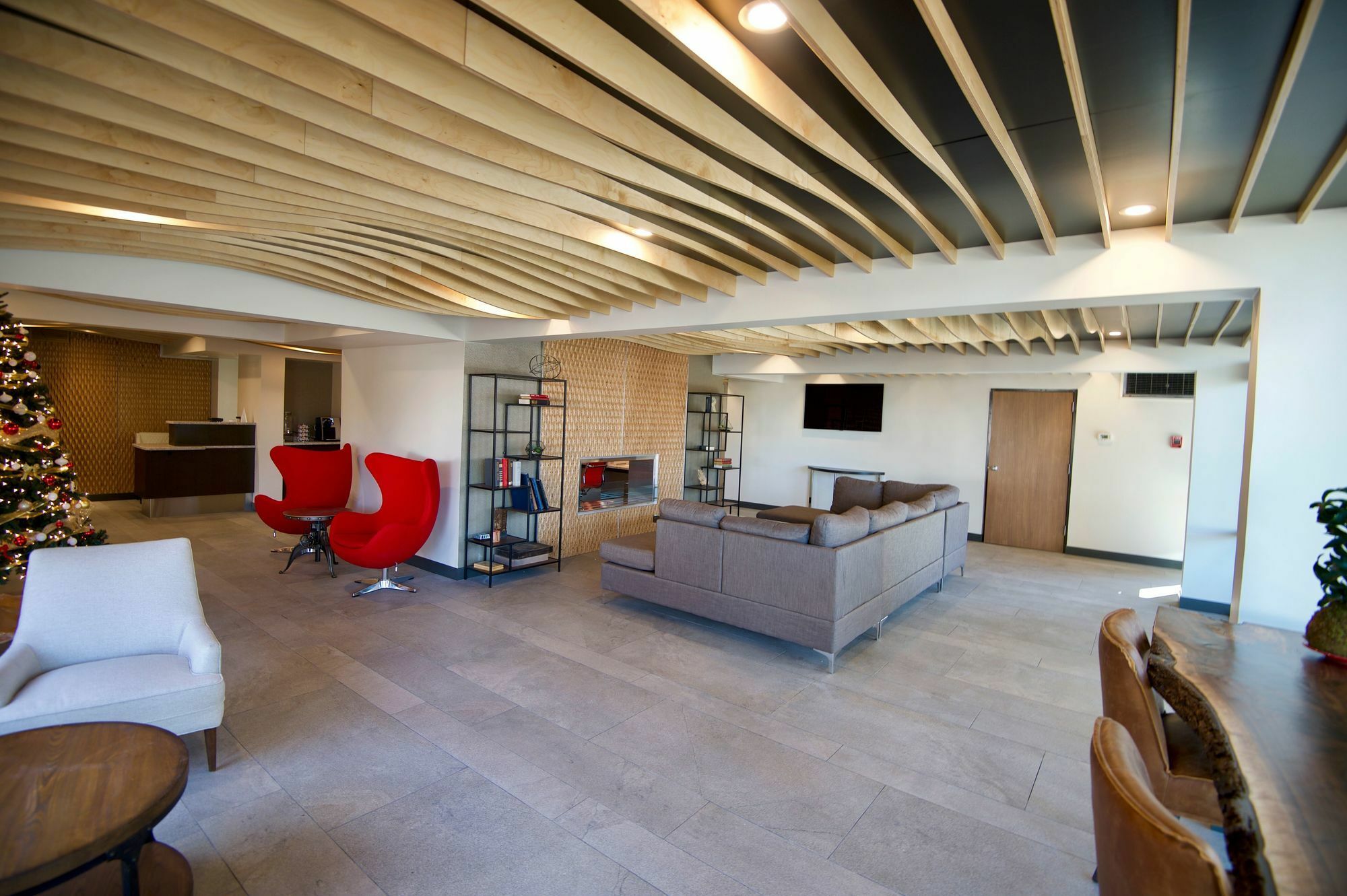 Hotel Ramada By Wyndham South