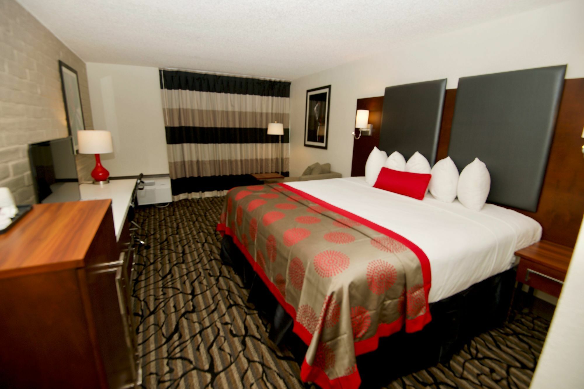 Ramada By Wyndham South Hotel 4*