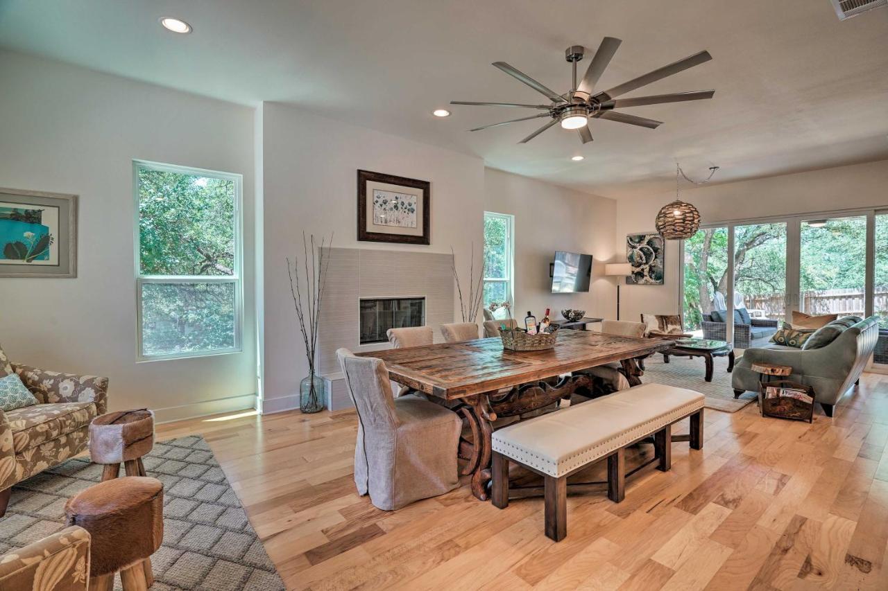 Spacious Getaway With Patio, 3 Blocks To Holiday home