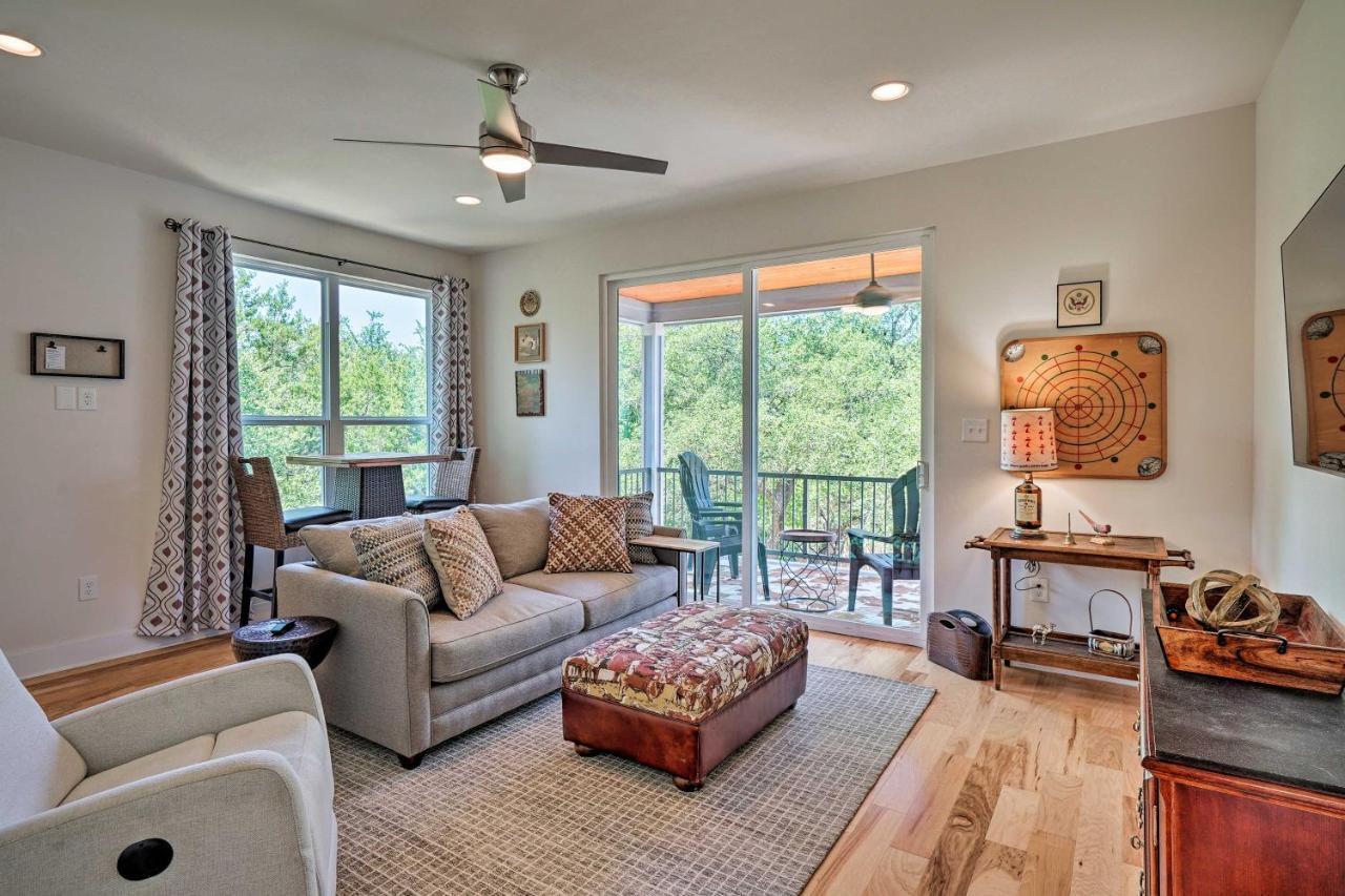 Holiday home Spacious Getaway With Patio, 3 Blocks To Austin