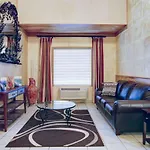 Quality Inn & Suites Airport