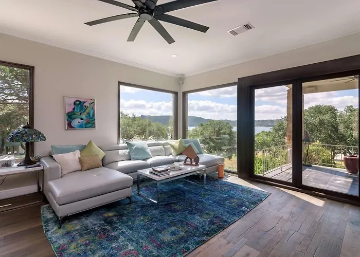 Lake Travis Oasis - The Breeze