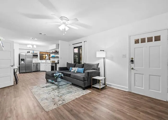 Bentwood Oasis In Austin House