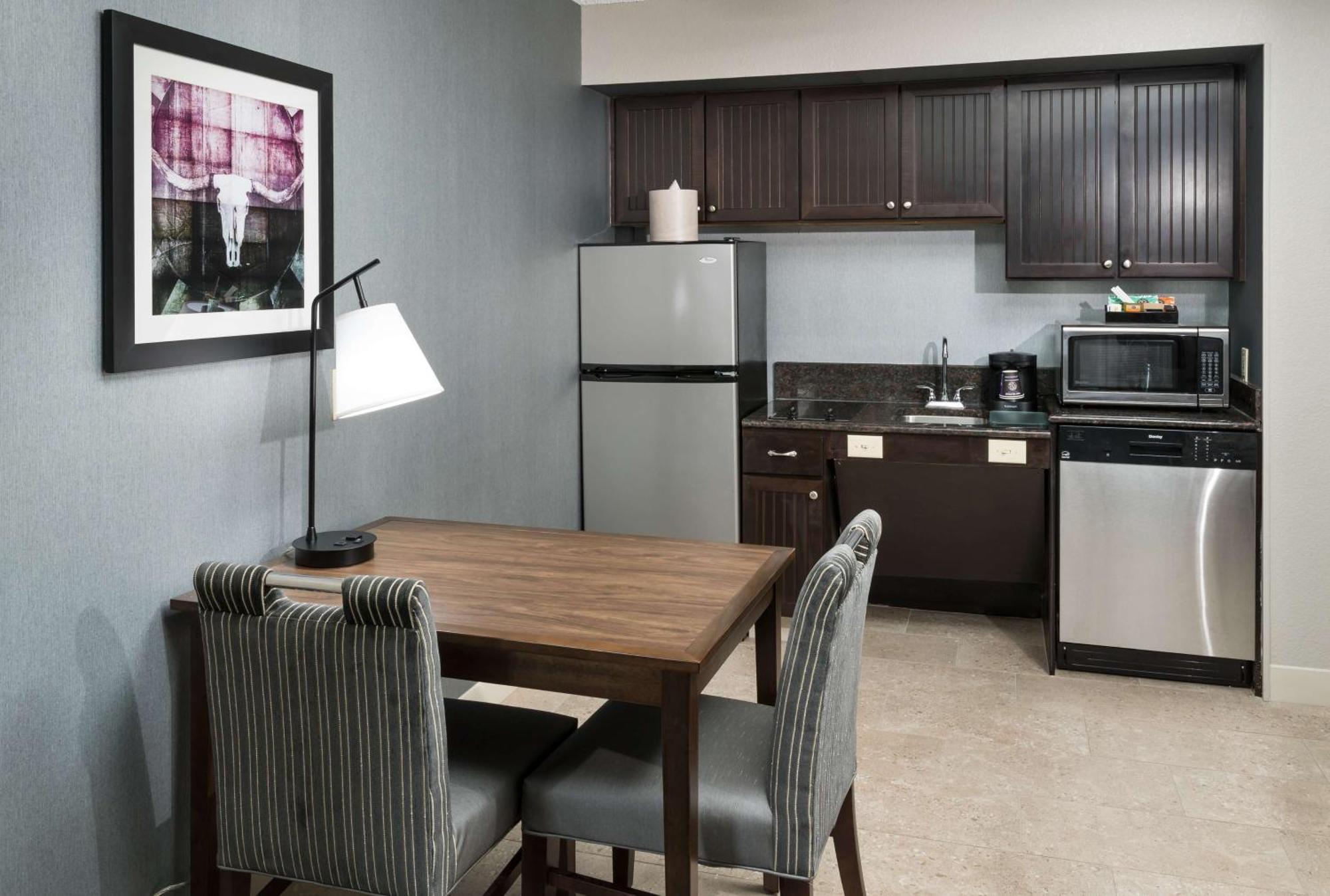 Hotel Homewood By Hilton Nw Near The Domain 3*